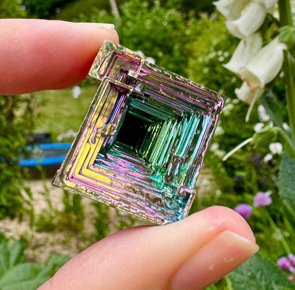 Bismuth tower 2-4+cm rough bismuth price per piece two sizes: Smaller 2-3cm