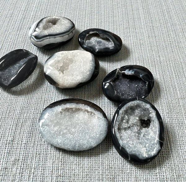Black Onyx Palm Stone | Protection & Grounding Crystal | Luna by Louise, Crystal Shop UK: XL Palm Stone