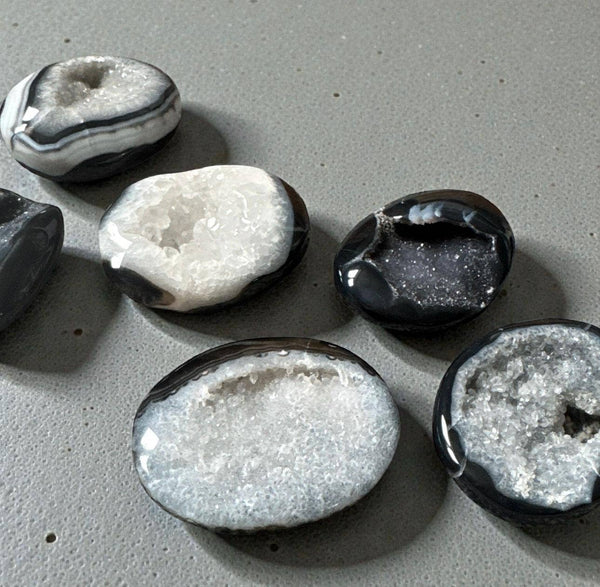 Black Onyx Palm Stone | Protection & Grounding Crystal | Luna by Louise, Crystal Shop UK: XL Palm Stone