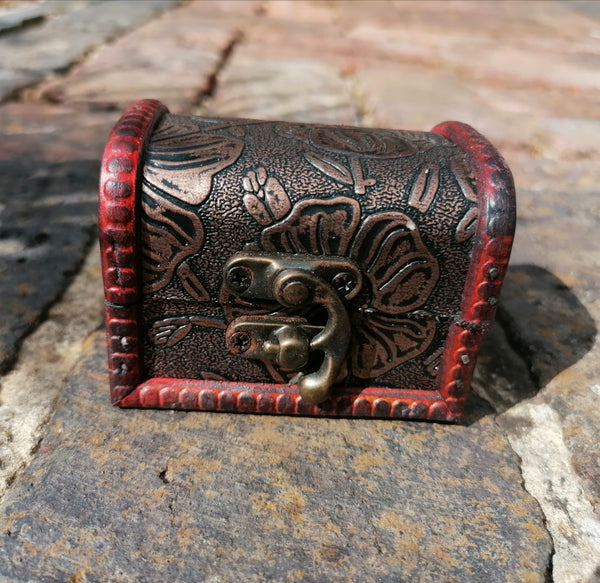 Treasure box with bronze flowers