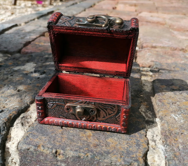 Treasure box with bronze flowers