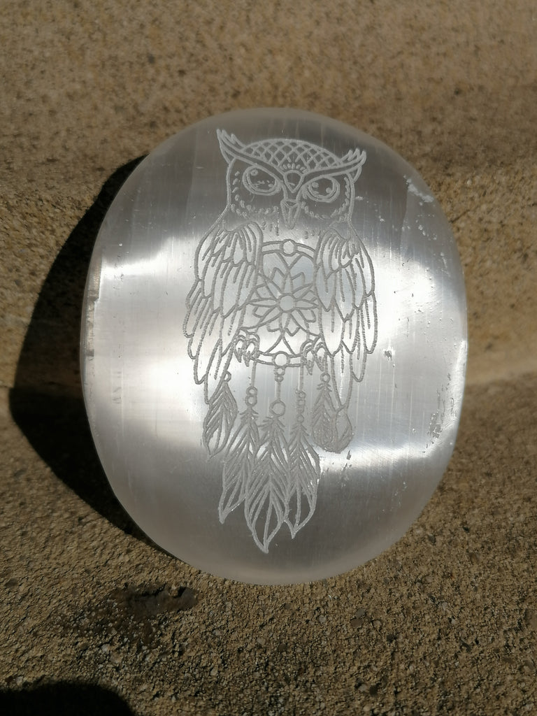 Selenite Owl palmstone