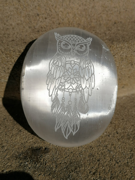 Selenite Owl palmstone